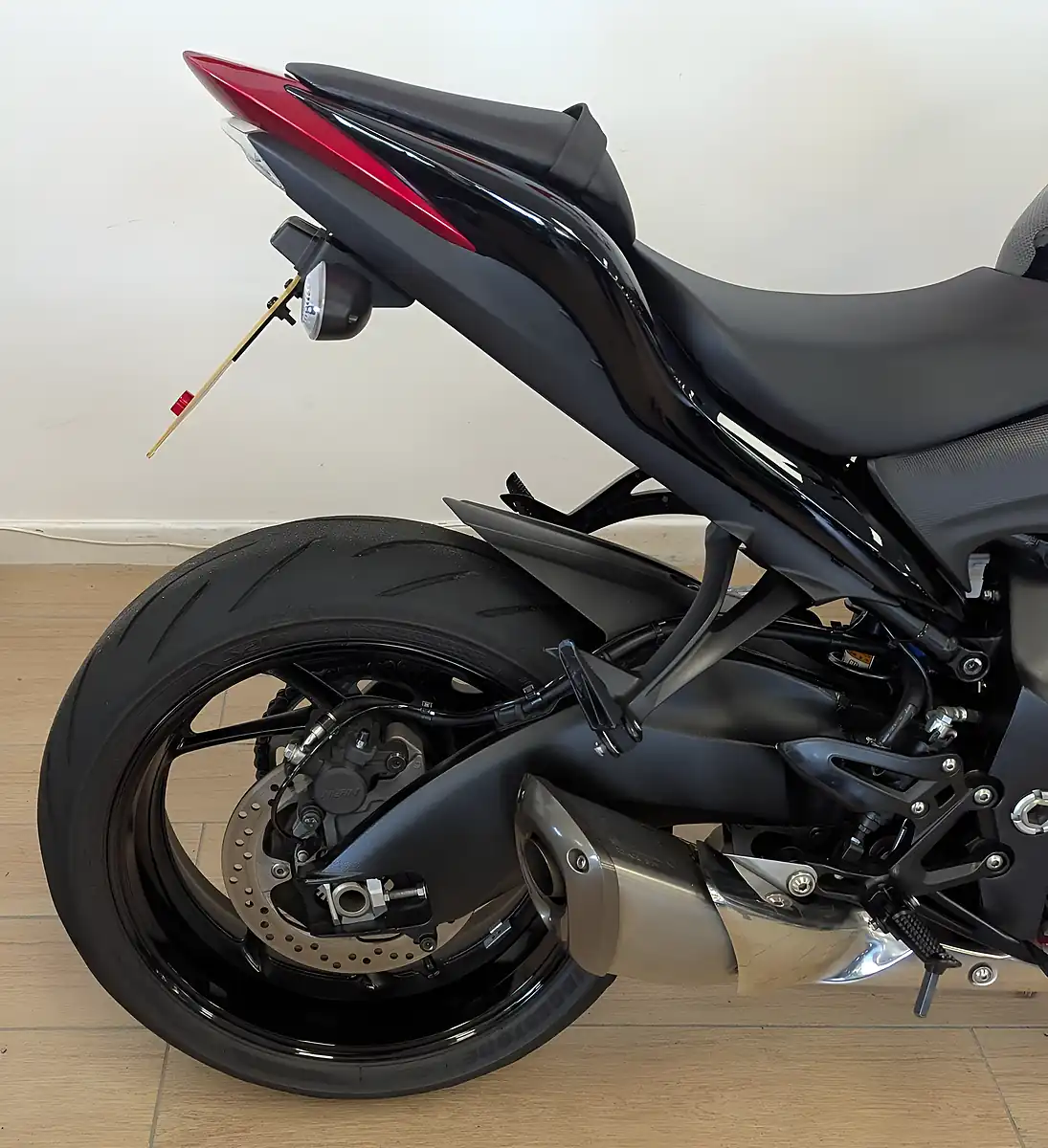 Used 2017 Suzuki GSX-S1000 Red - Interior and Exterior details 14