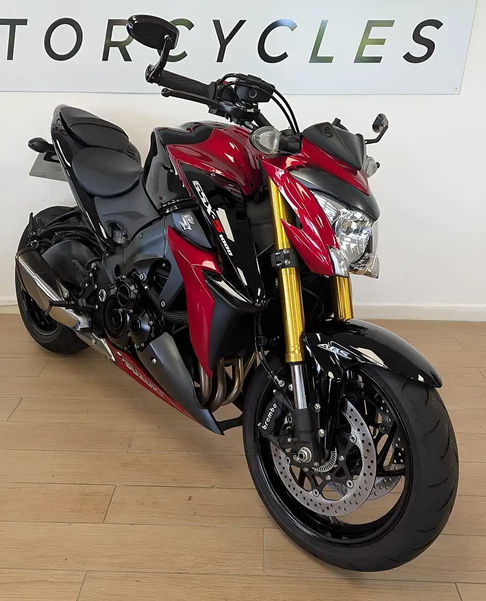Used 2017 Suzuki GSX-S1000 Red - Interior and Exterior details 2