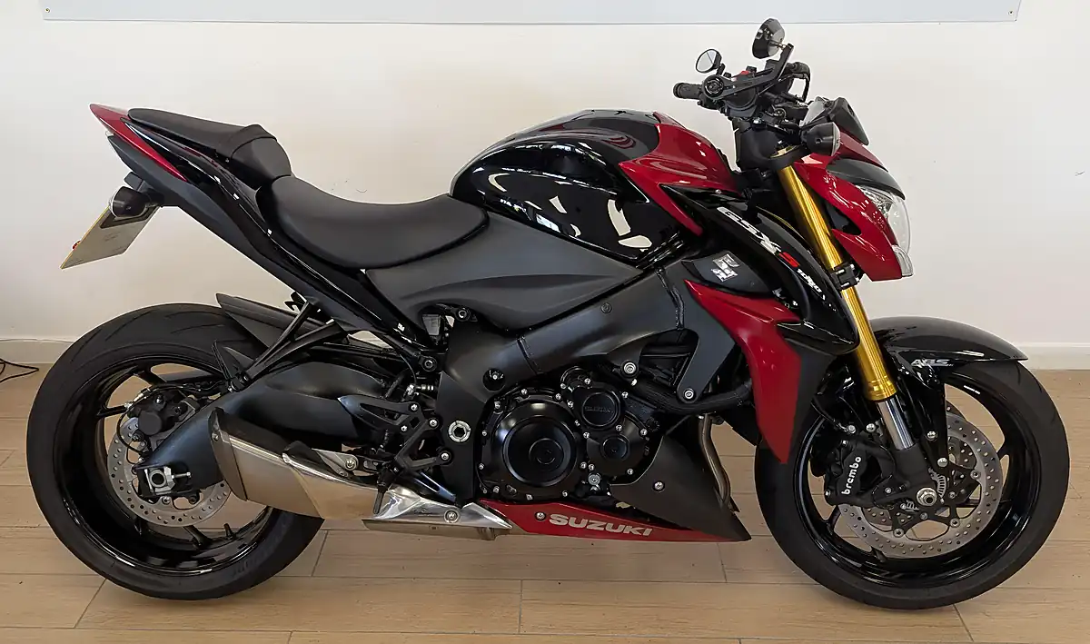 Used 2017 Suzuki GSX-S1000 Red - Interior and Exterior details 5