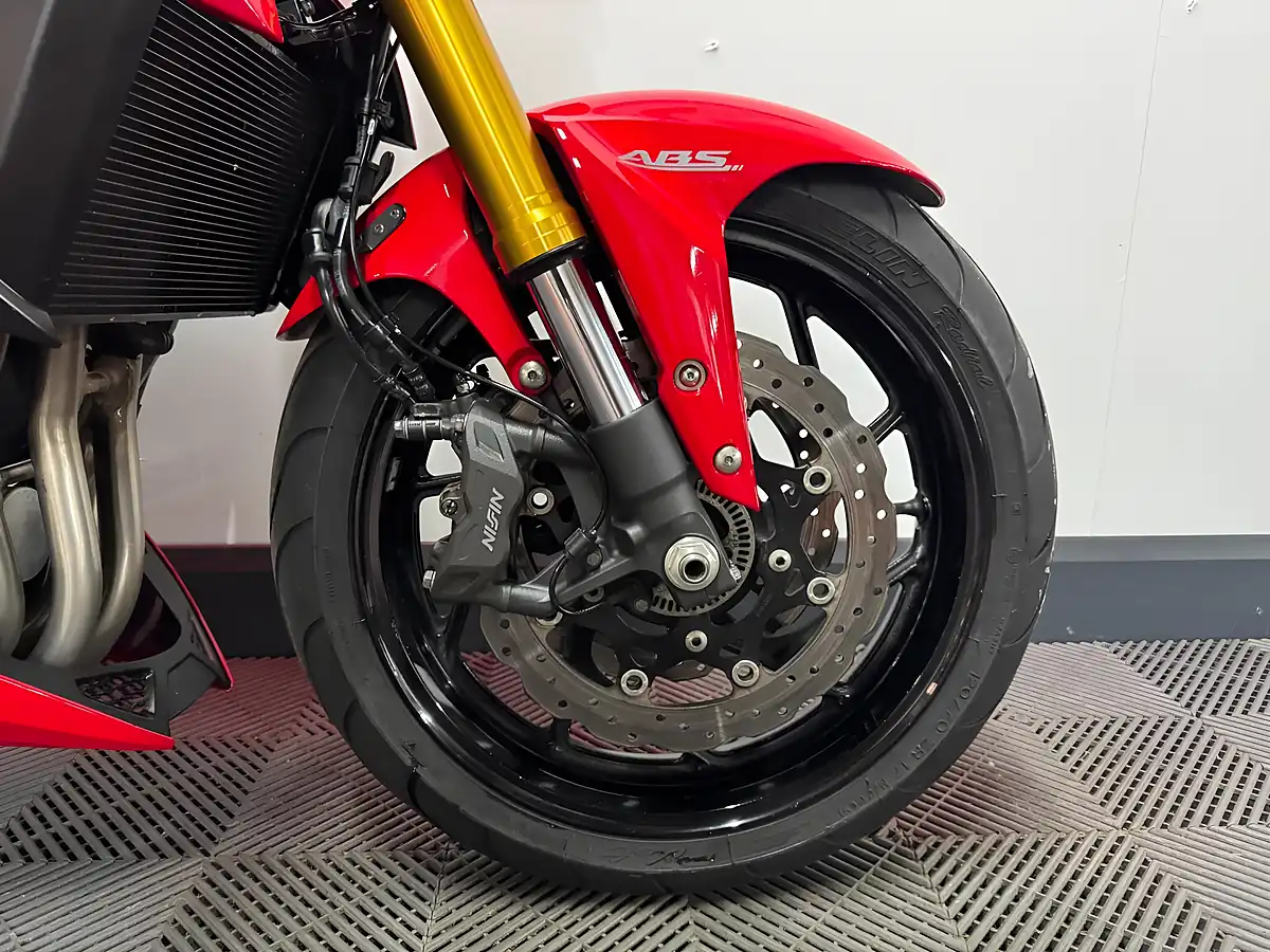 Used 2017 Suzuki GSX-S750 Naked Red - Interior and Exterior details 12