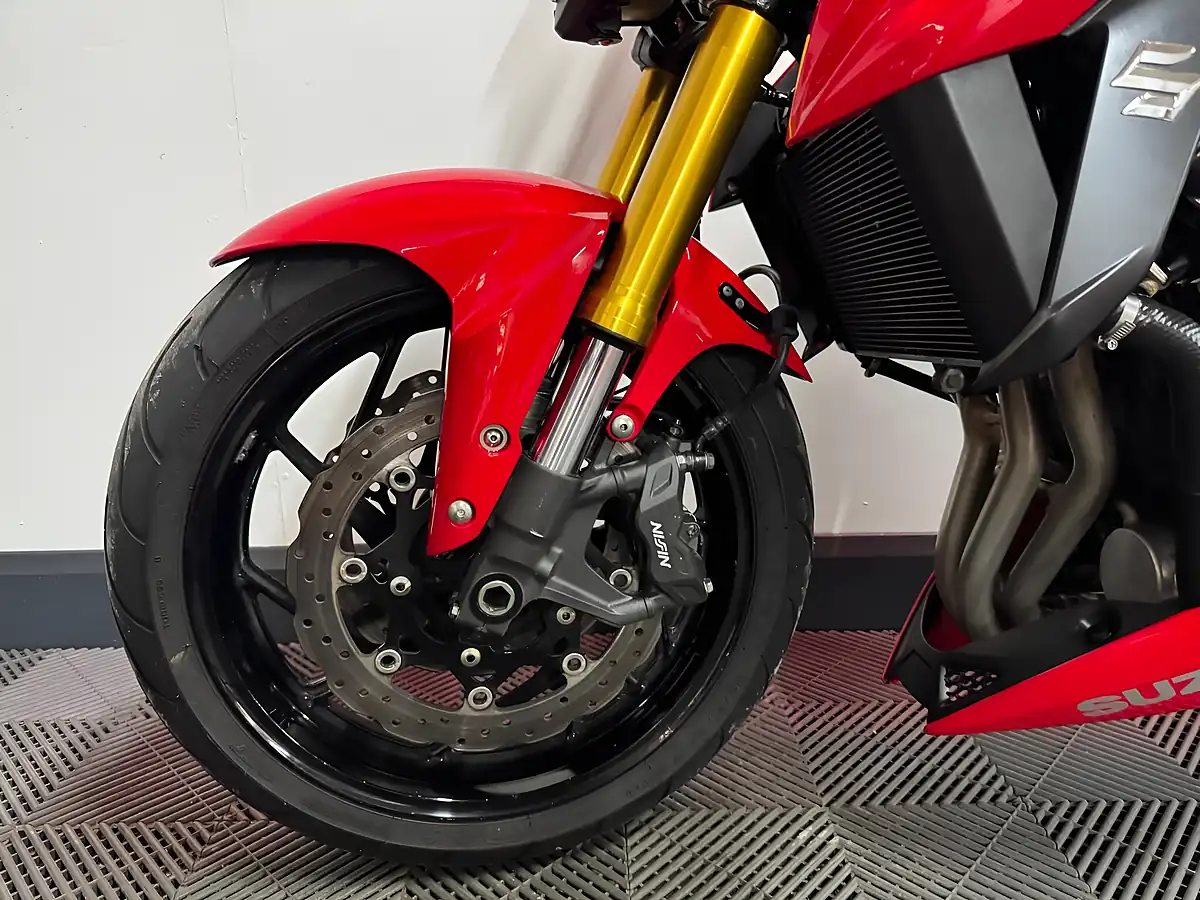 Used 2017 Suzuki GSX-S750 Naked Red - Interior and Exterior details 14