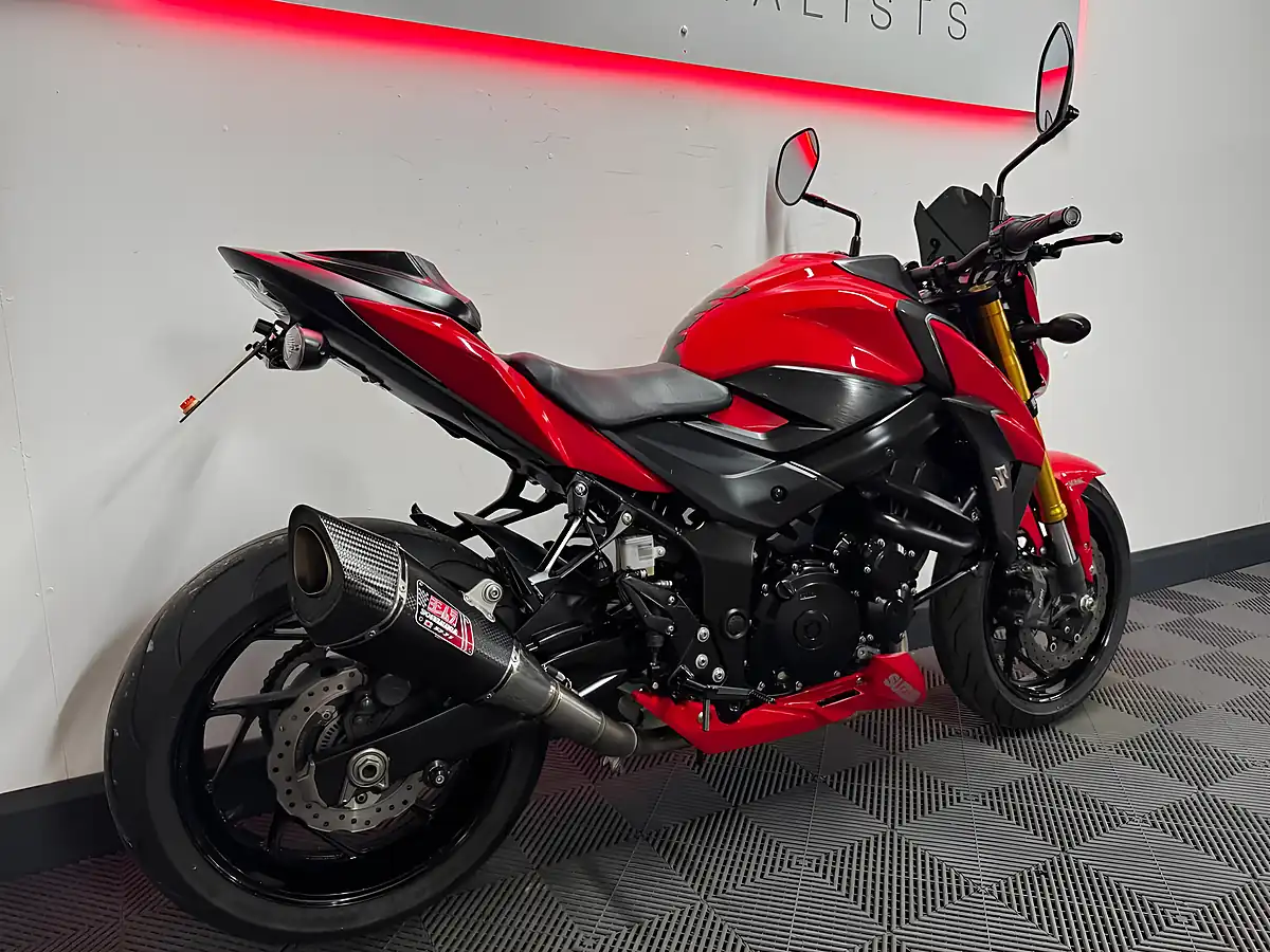 Used 2017 Suzuki GSX-S750 Naked Red - Interior and Exterior details 3