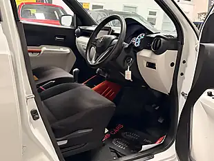 Used 2017 Suzuki Ignis Sz-T Pearl White Metallic - Interior and Exterior details 18