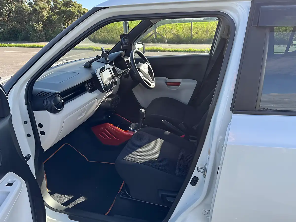Used 2017 Suzuki Ignis Sz-T White - Interior and Exterior details 12