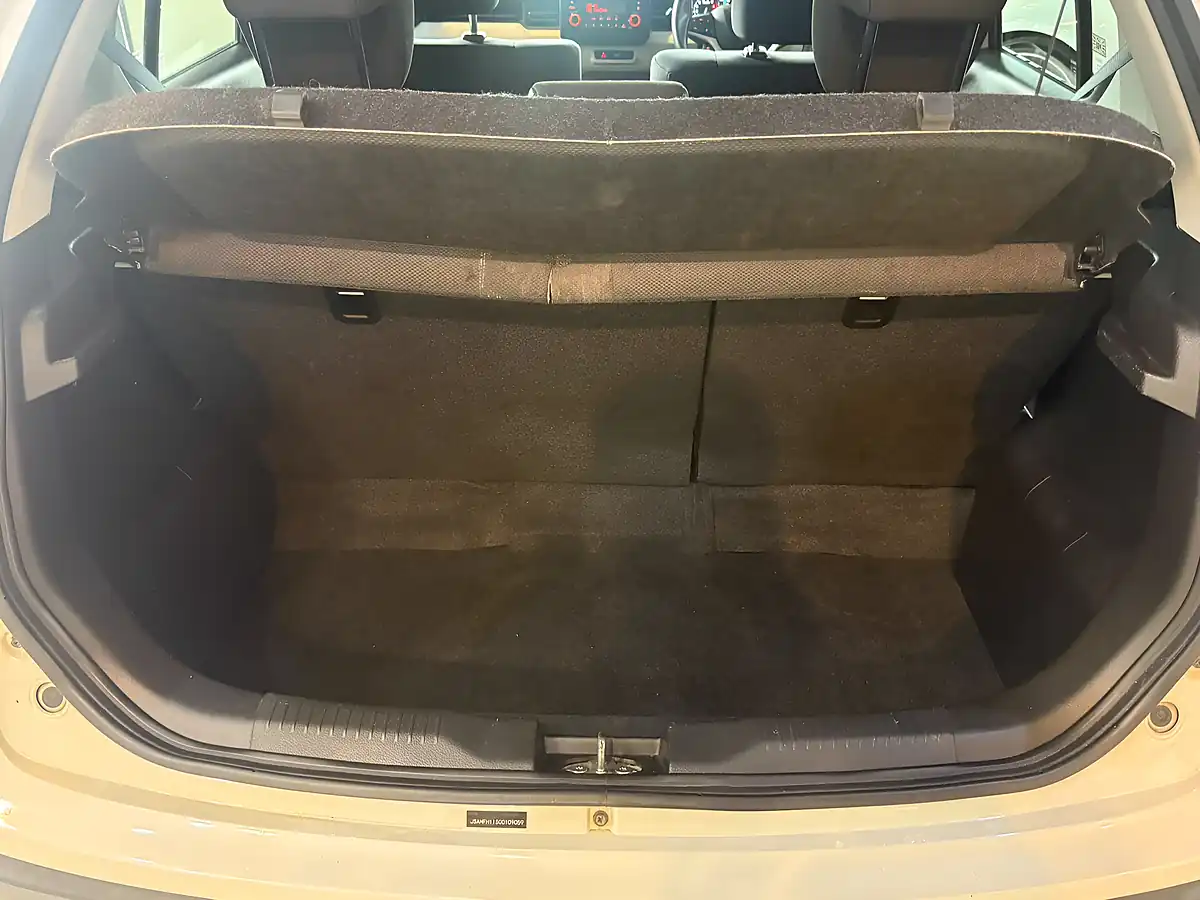 Used 2017 Suzuki Ignis SZ3 White - Interior and Exterior details 10