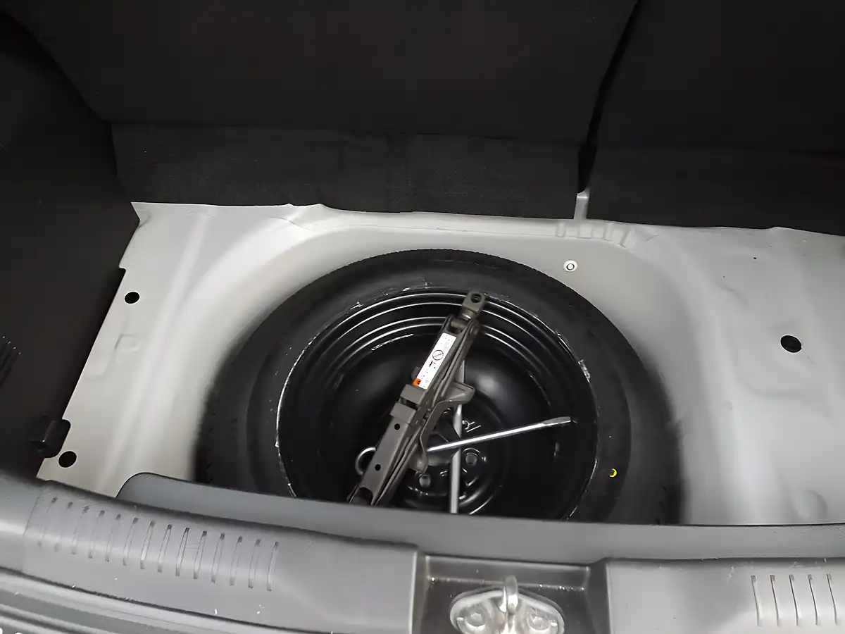 Used 2017 Suzuki Ignis SZ3 White - Interior and Exterior details 10