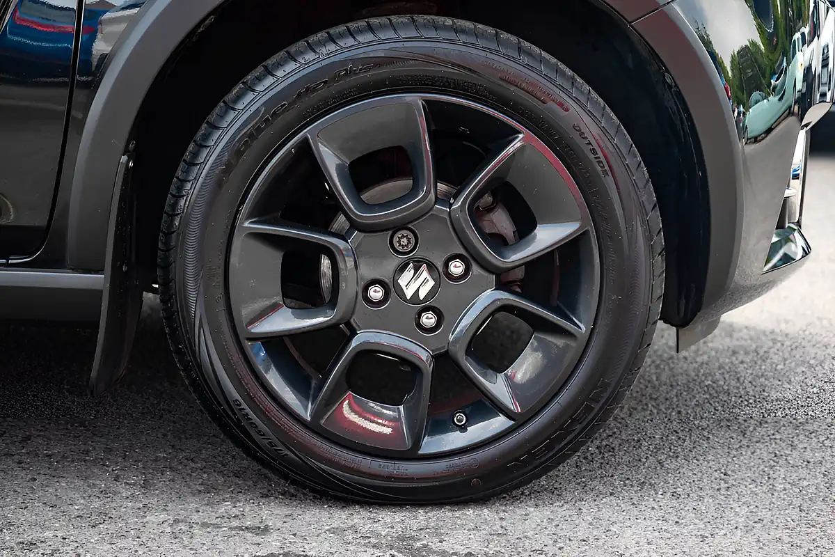 Used 2017 Suzuki Ignis SZ5 Allgrip Super Black Pearl - Interior and Exterior details 11