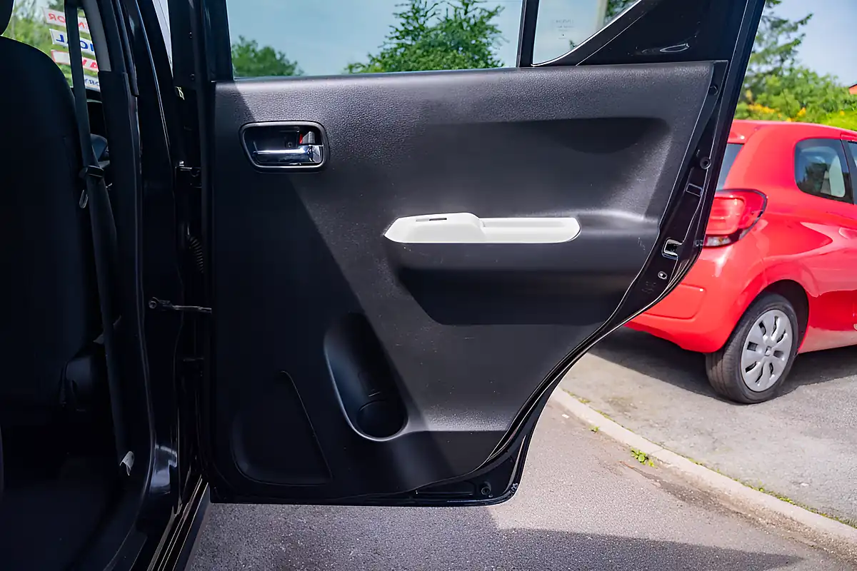 Used 2017 Suzuki Ignis SZ5 Allgrip Super Black Pearl - Interior and Exterior details 18