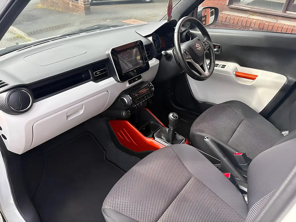 Used 2017 Suzuki Ignis SZ5 White - Interior and Exterior details 12