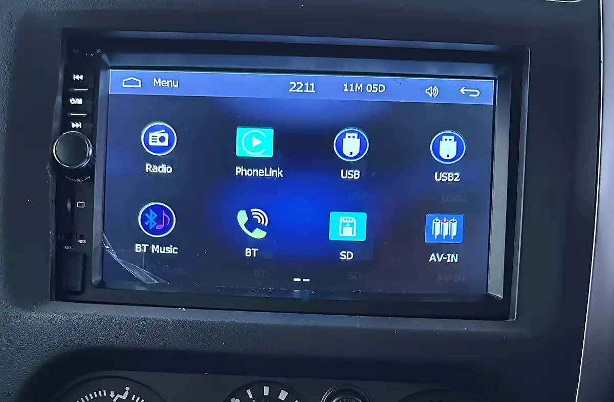 Used 2017 Suzuki Jimny Silver - Interior and Exterior details 16