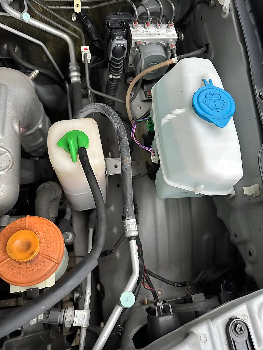 Used 2017 Suzuki Jimny Silver - Interior and Exterior details 18