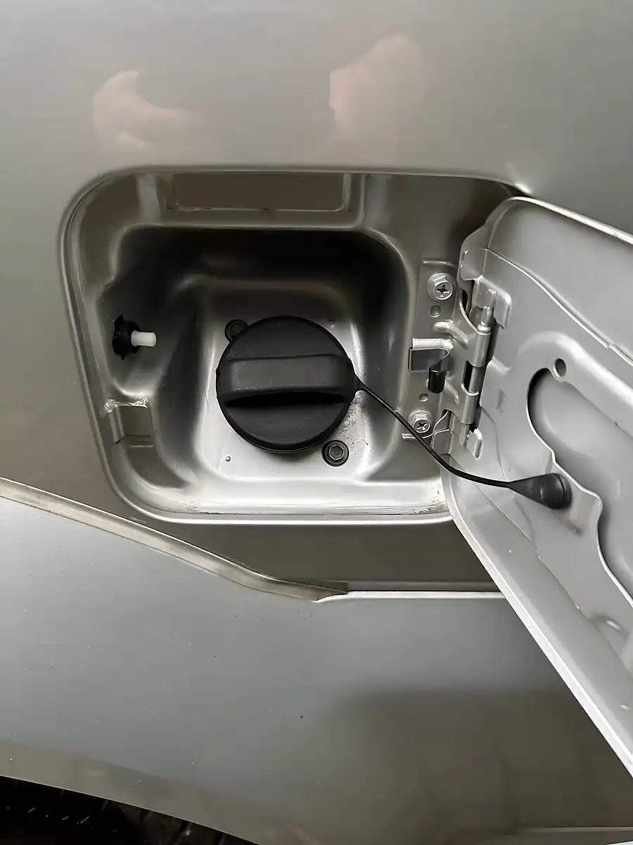 Used 2017 Suzuki Jimny Silver - Interior and Exterior details 19