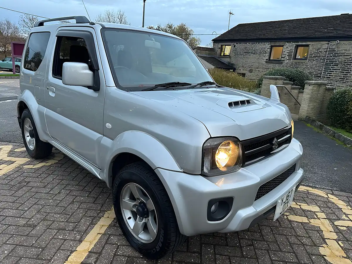 Used 2017 Suzuki Jimny Silver - Interior and Exterior details 4