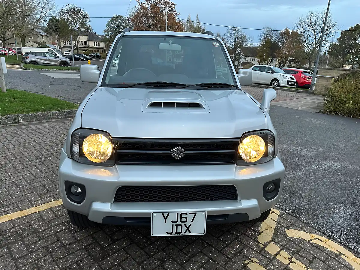 Used 2017 Suzuki Jimny Silver - Interior and Exterior details 5