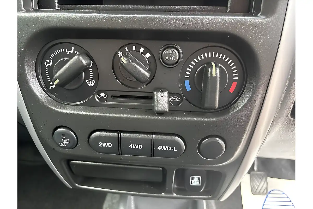 Used 2017 Suzuki Jimny SZ4 Grey - Interior and Exterior details 18