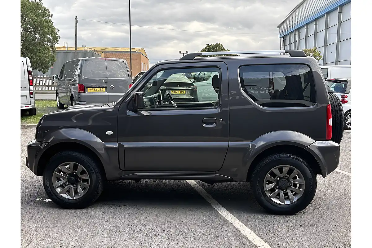 Used 2017 Suzuki Jimny SZ4 Grey - Interior and Exterior details 8