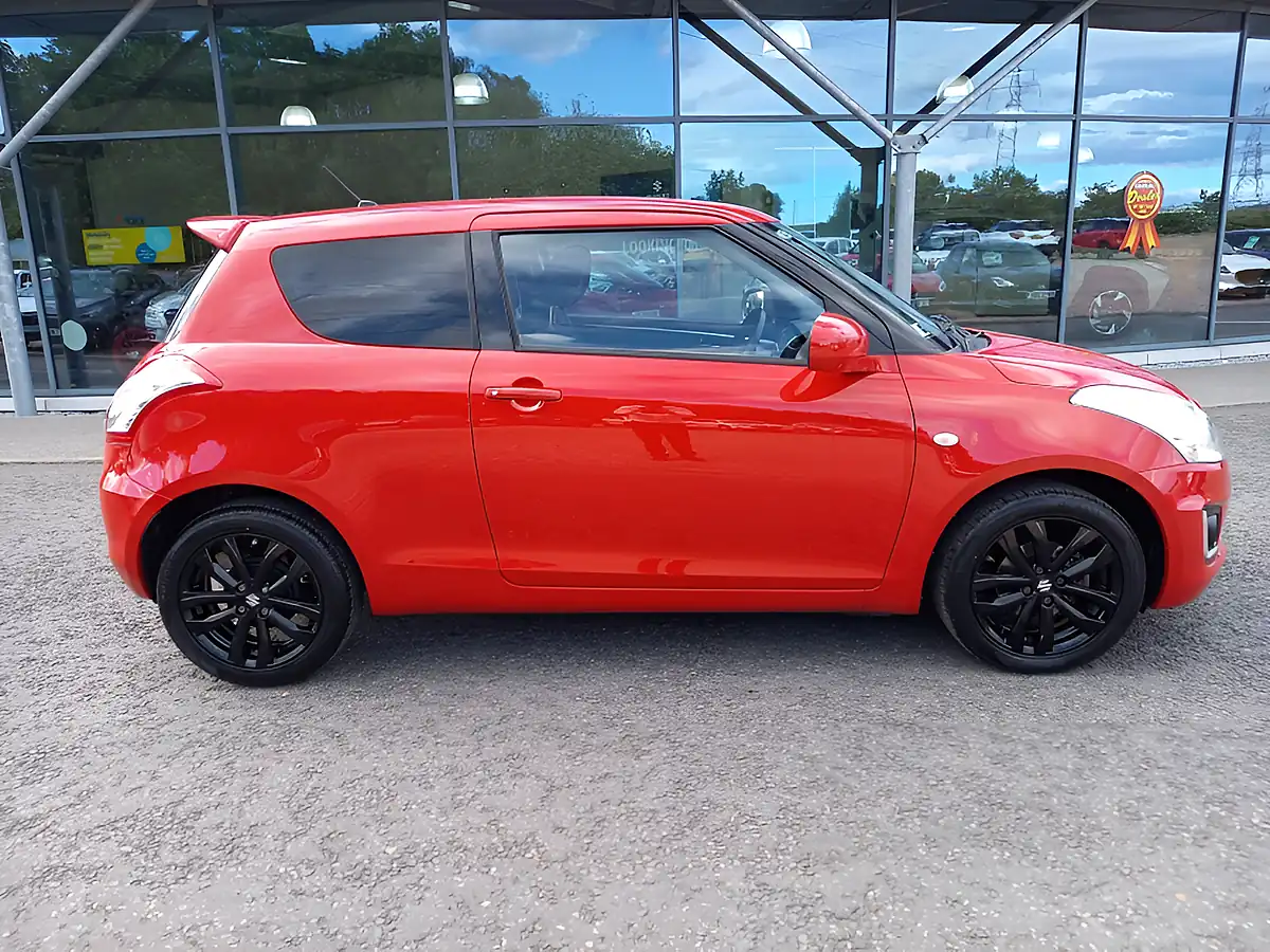 Used 2017 Suzuki Swift Sz-L [nav] Red - Interior and Exterior details 9