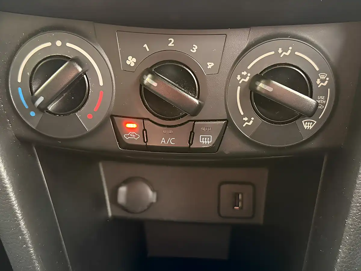 Used 2017 Suzuki Swift Sz-L White - Interior and Exterior details 13