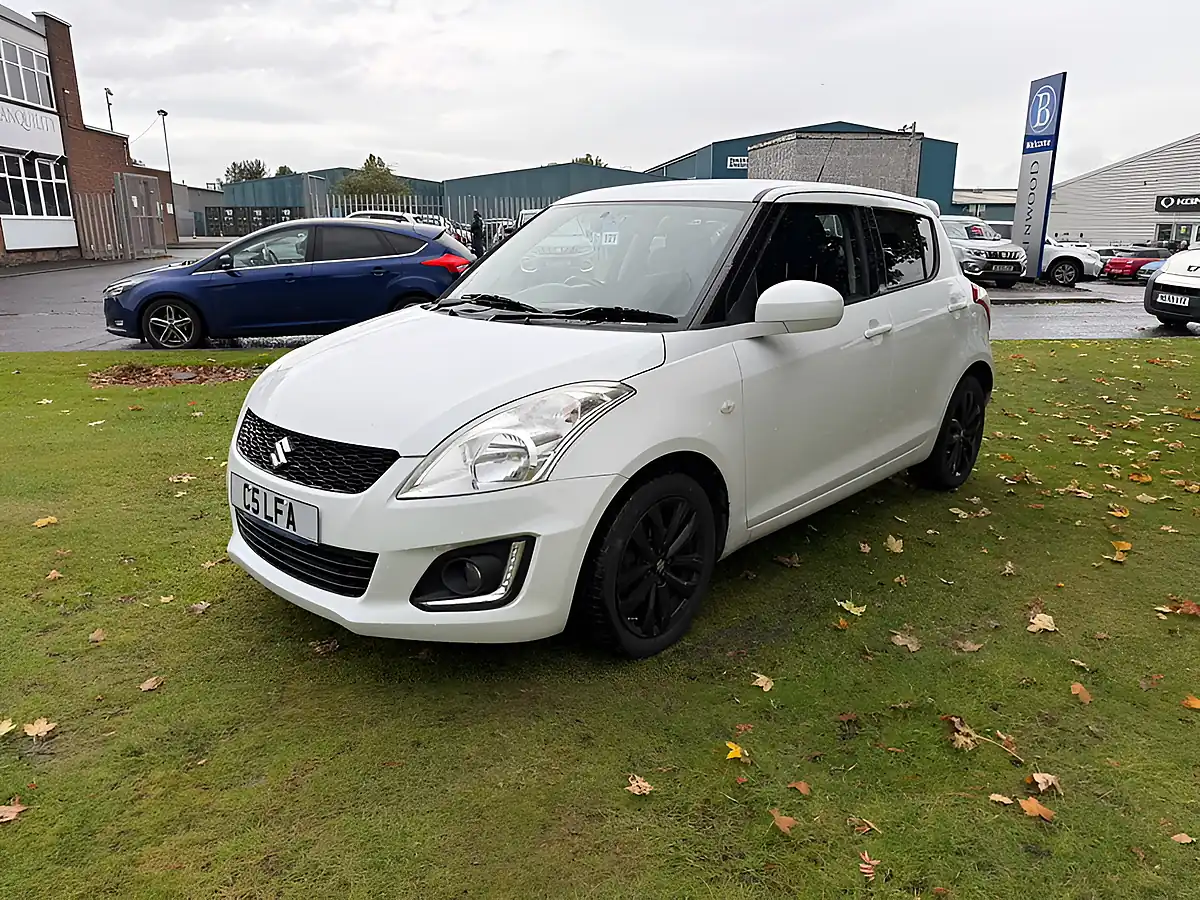 Used 2017 Suzuki Swift Sz-L White - Interior and Exterior details 3