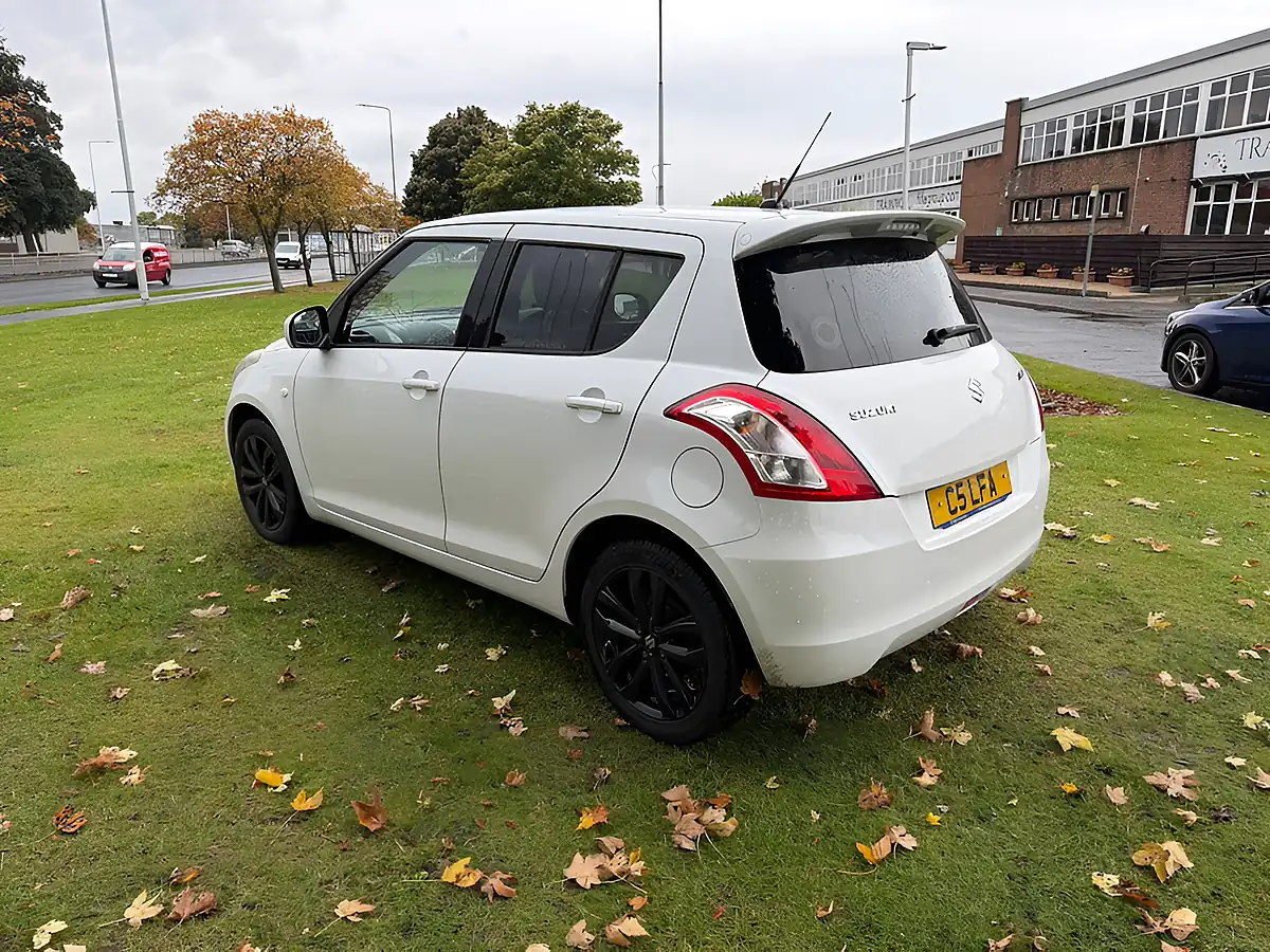 Used 2017 Suzuki Swift Sz-L White - Interior and Exterior details 4