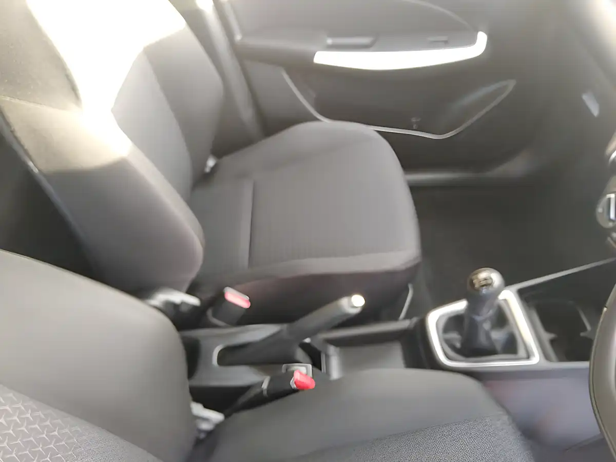 Used 2017 Suzuki Swift Sz-T Blue - Interior and Exterior details 14