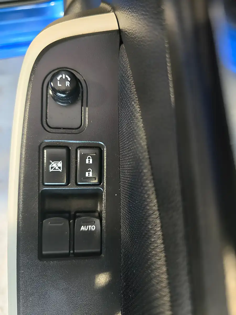 Used 2017 Suzuki Swift Sz-T Blue - Interior and Exterior details 16