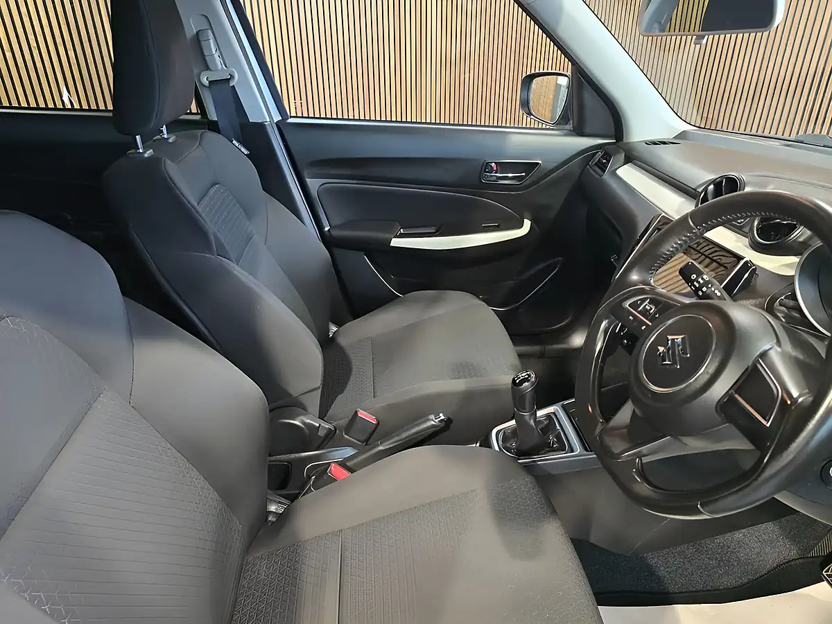 Used 2017 Suzuki Swift Sz-T Silver - Interior and Exterior details 14