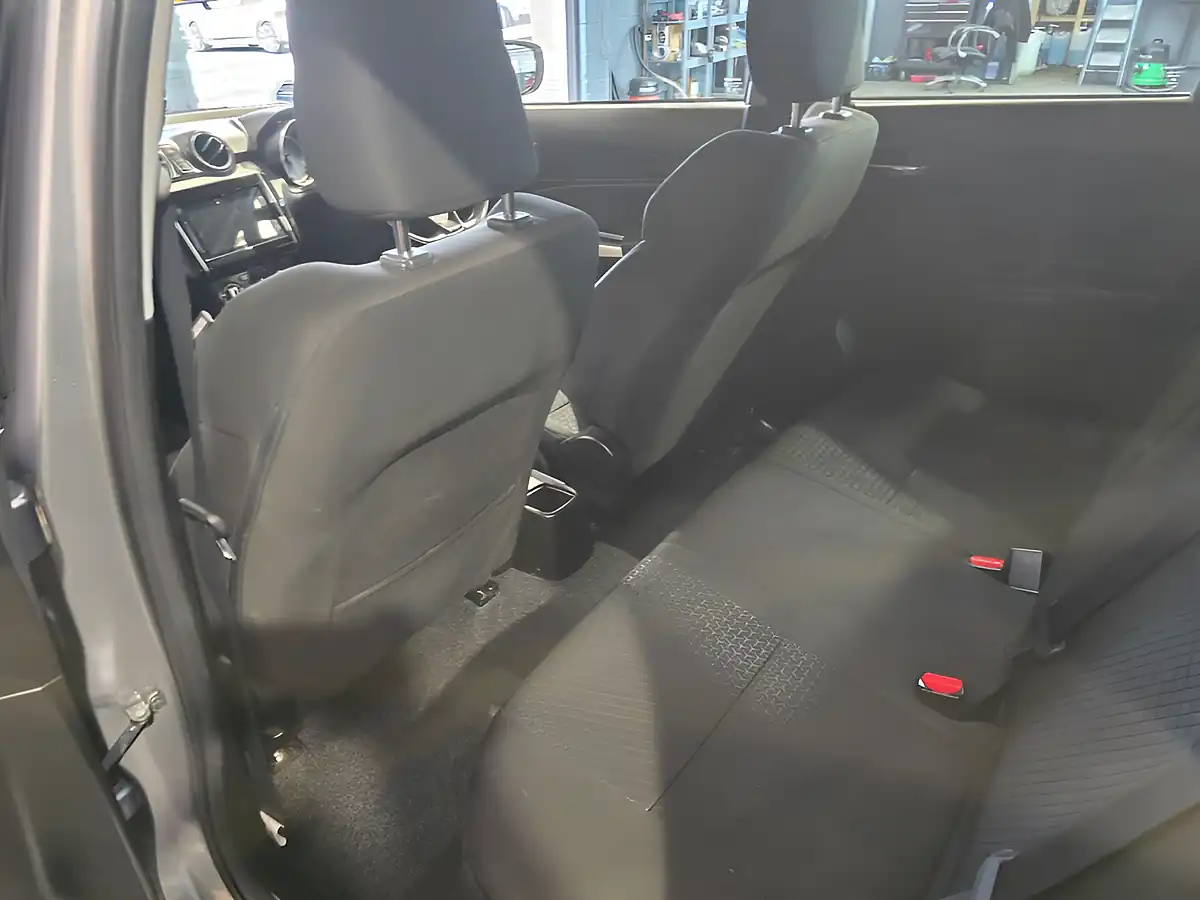 Used 2017 Suzuki Swift Sz-T Silver - Interior and Exterior details 17