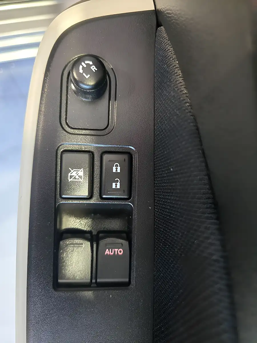 Used 2017 Suzuki Swift Sz-T Silver - Interior and Exterior details 19