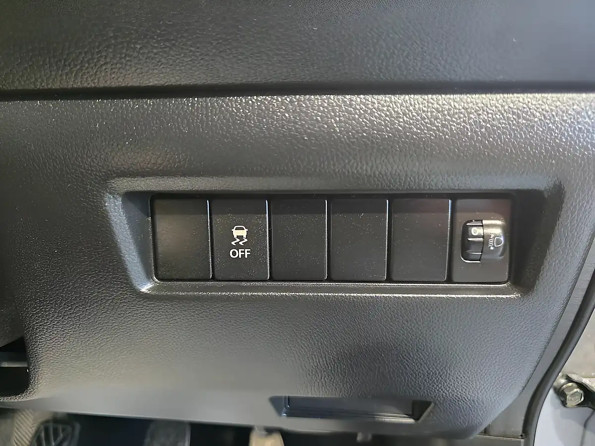 Used 2017 Suzuki Swift Sz-T Silver - Interior and Exterior details 20