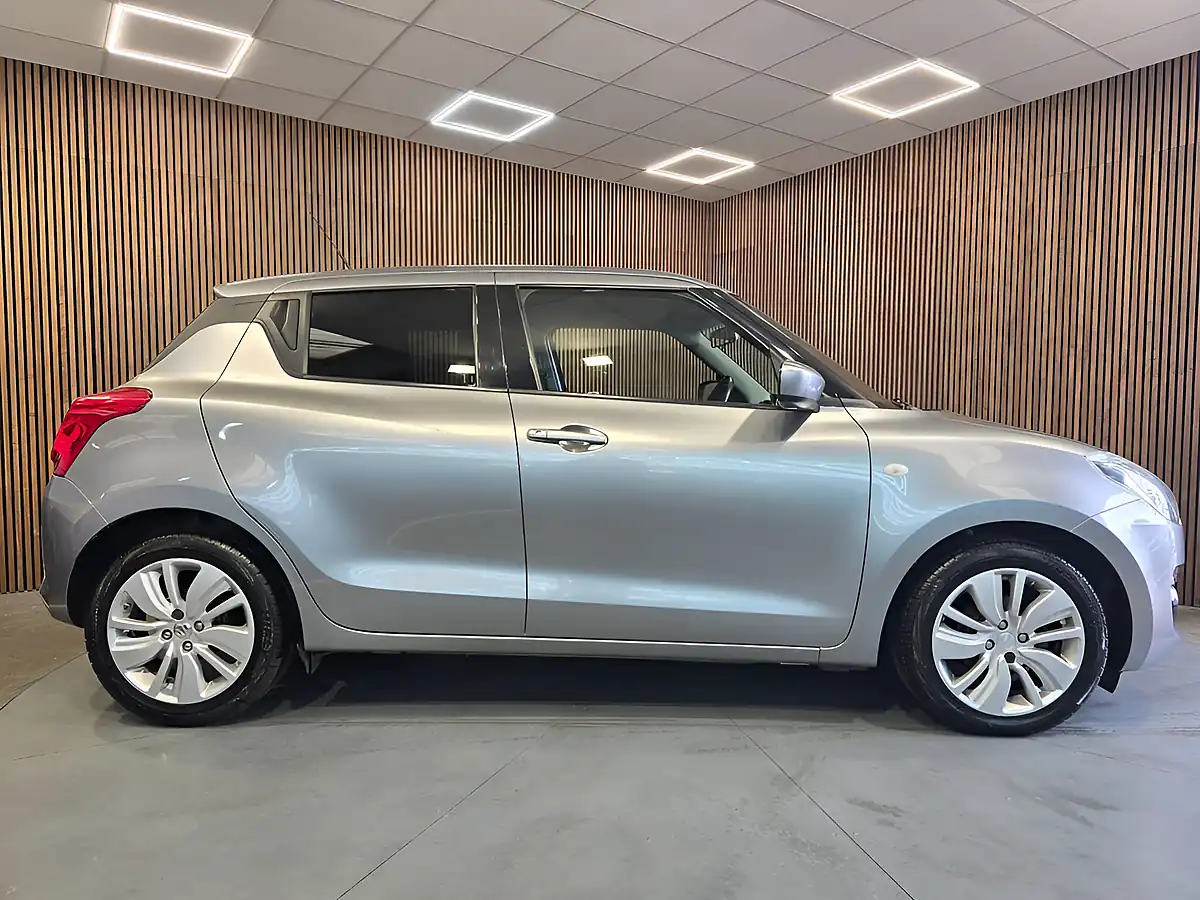 Used 2017 Suzuki Swift Sz-T Silver - Interior and Exterior details 8