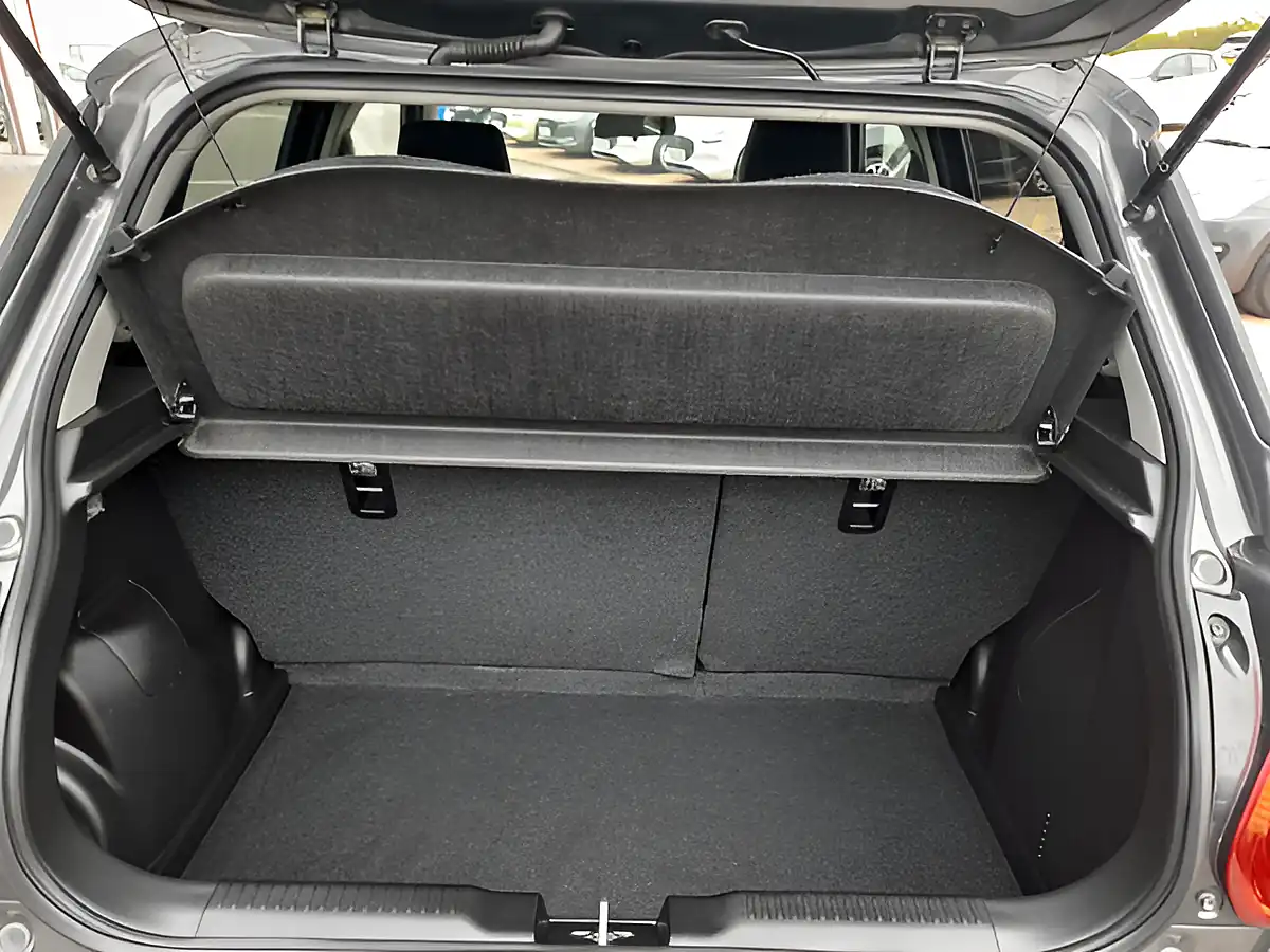 Used 2017 Suzuki Swift SZ3 Grey - Interior and Exterior details 7