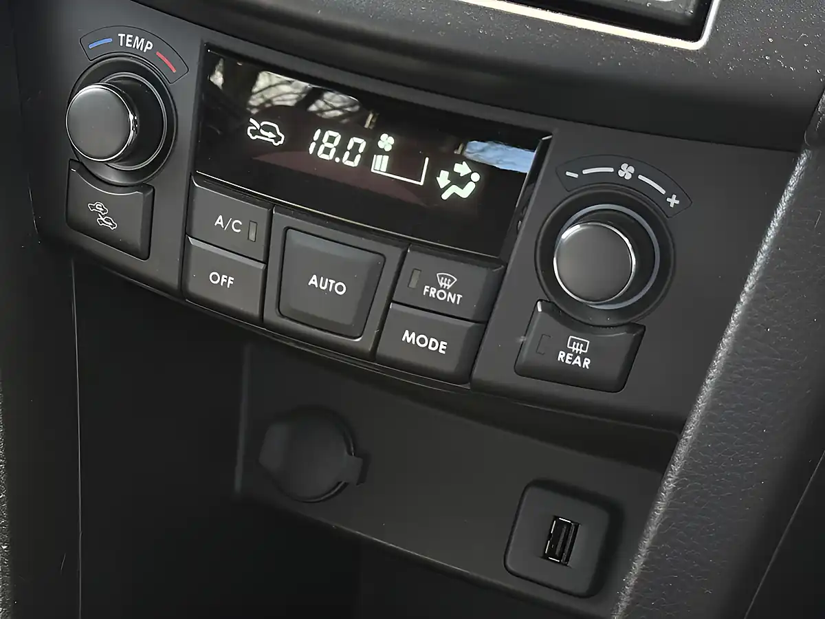Used 2017 Suzuki Swift SZ4 Black - Interior and Exterior details 17