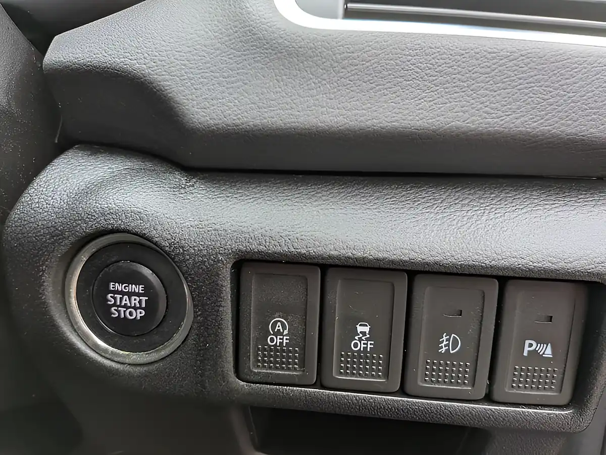 Used 2017 Suzuki SX4 S-Cross Sz-T Blue - Interior and Exterior details 12