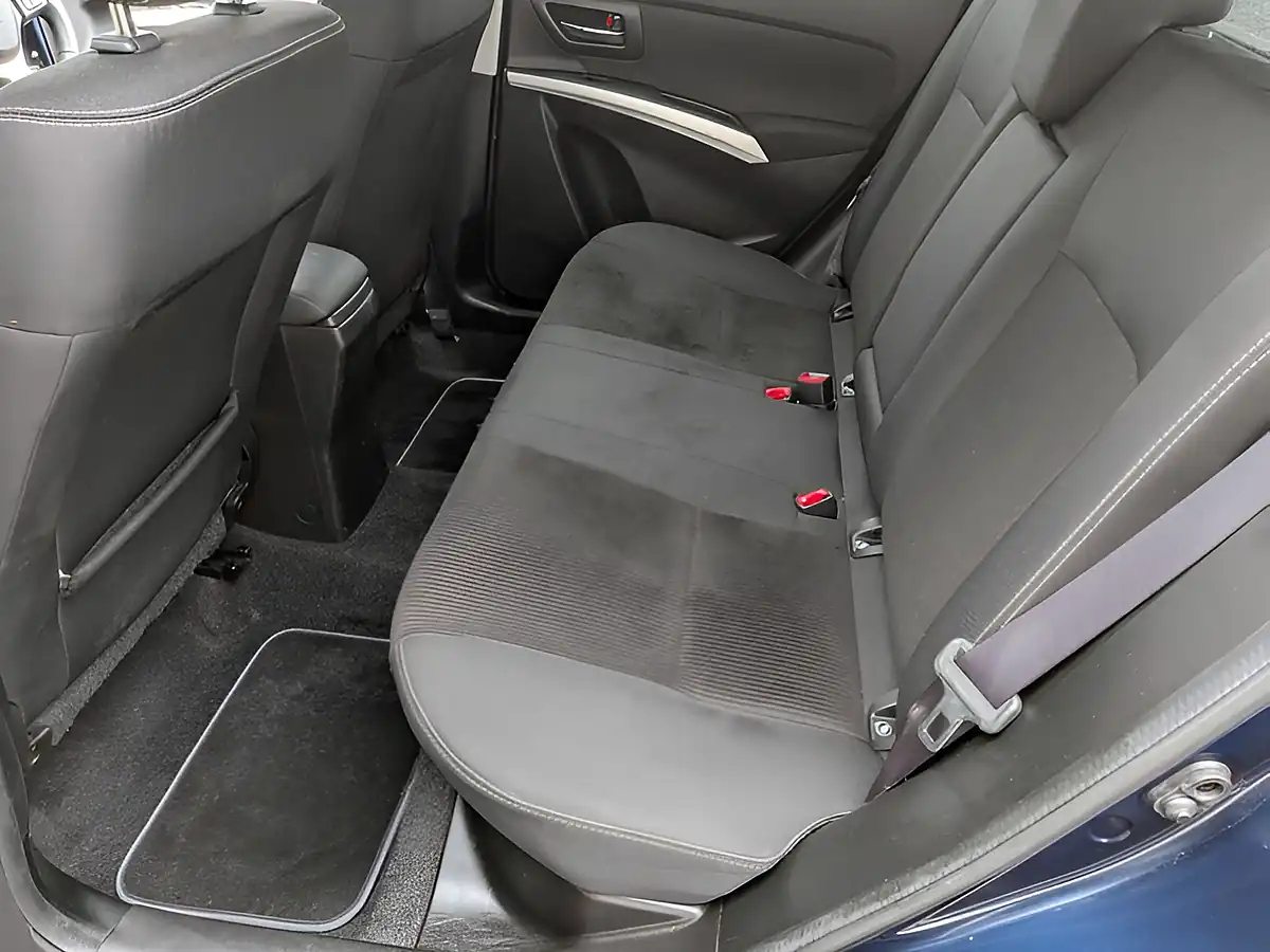 Used 2017 Suzuki SX4 S-Cross Sz-T Blue - Interior and Exterior details 20