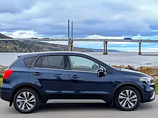 Used 2017 Suzuki SX4 S-Cross Sz-T Blue - Interior and Exterior details 4