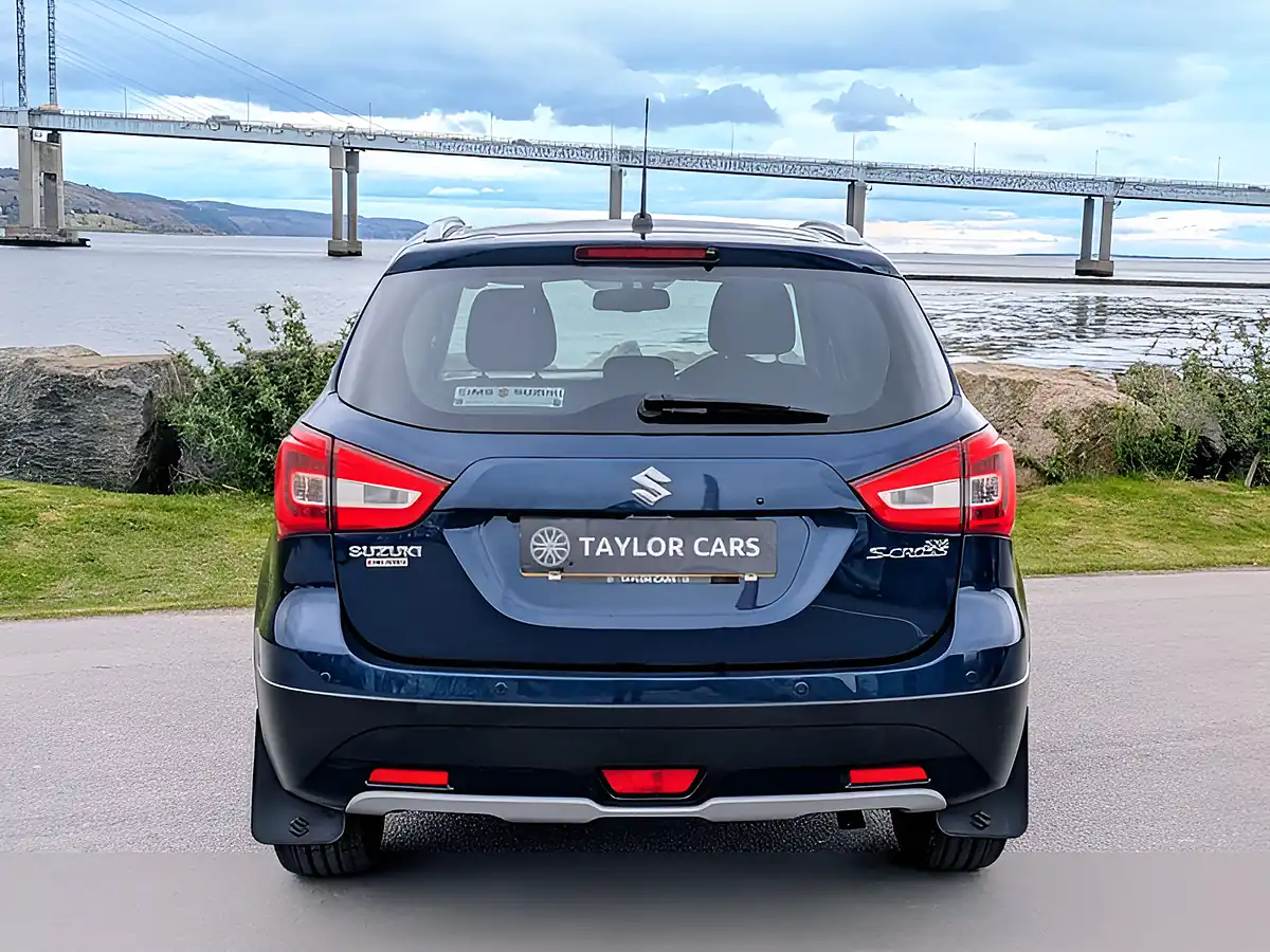 Used 2017 Suzuki SX4 S-Cross Sz-T Blue - Interior and Exterior details 6