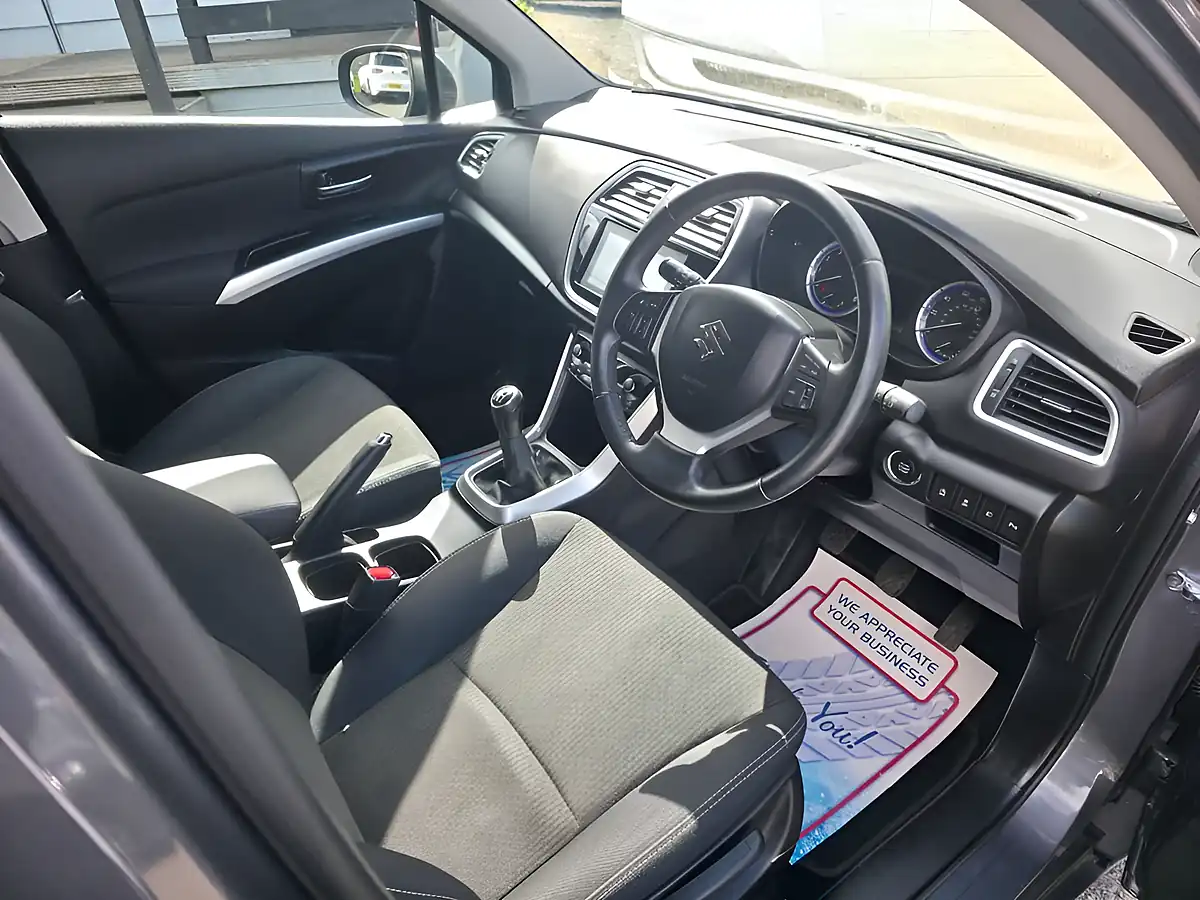 Used 2017 Suzuki SX4 S-Cross Sz-T Grey - Interior and Exterior details 6