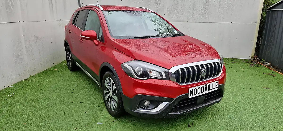 Used 2017 Suzuki Sx4 S-Cross Sz-T Red - Interior and Exterior details 3