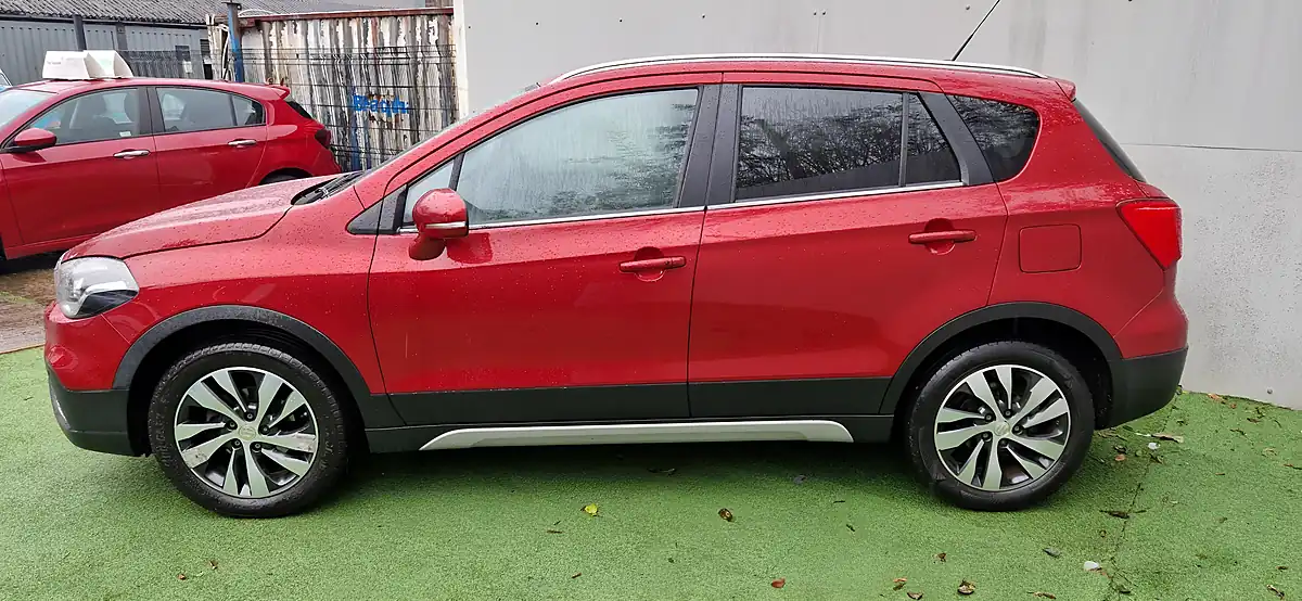 Used 2017 Suzuki Sx4 S-Cross Sz-T Red - Interior and Exterior details 6