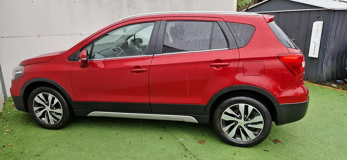 Used 2017 Suzuki Sx4 S-Cross Sz-T Red - Interior and Exterior details 7