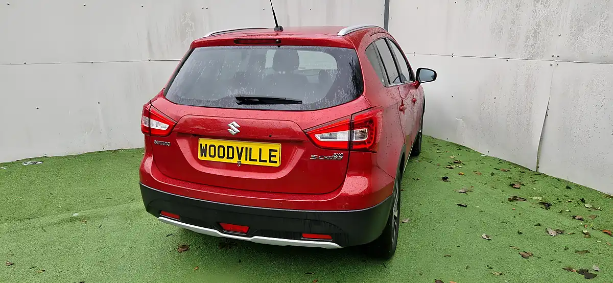 Used 2017 Suzuki Sx4 S-Cross Sz-T Red - Interior and Exterior details 8