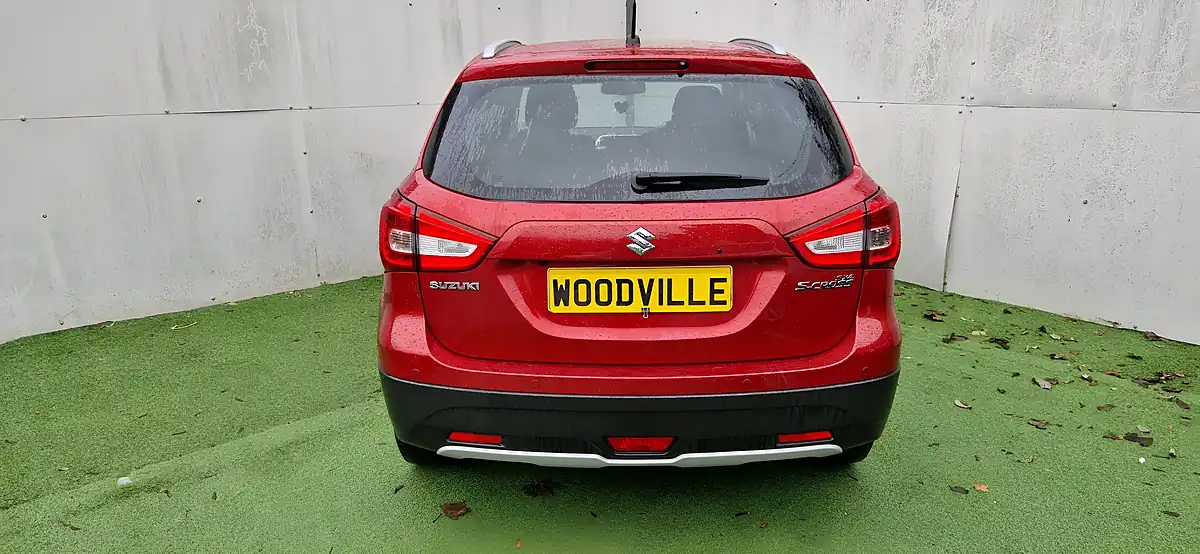 Used 2017 Suzuki Sx4 S-Cross Sz-T Red - Interior and Exterior details 9