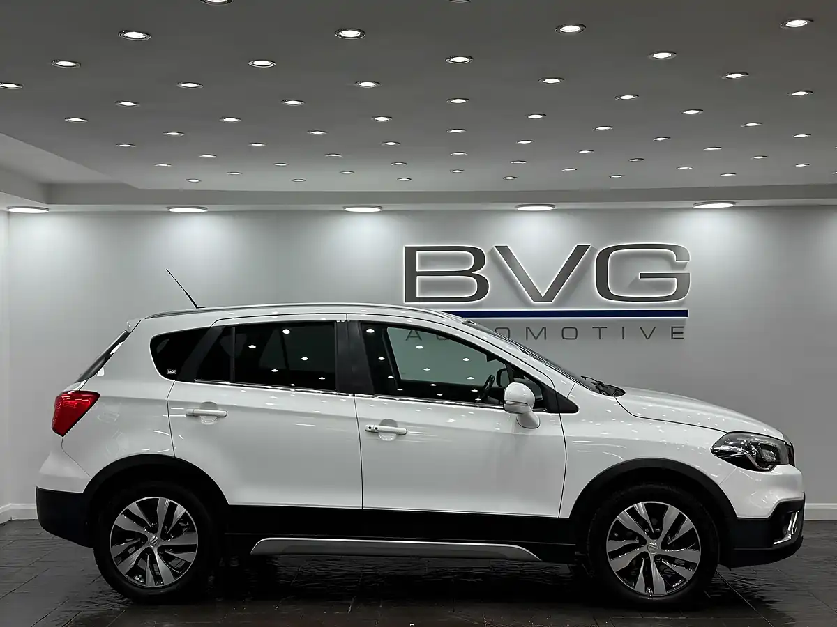 Used 2017 Suzuki SX4 S-Cross Sz-T White - Interior and Exterior details 7