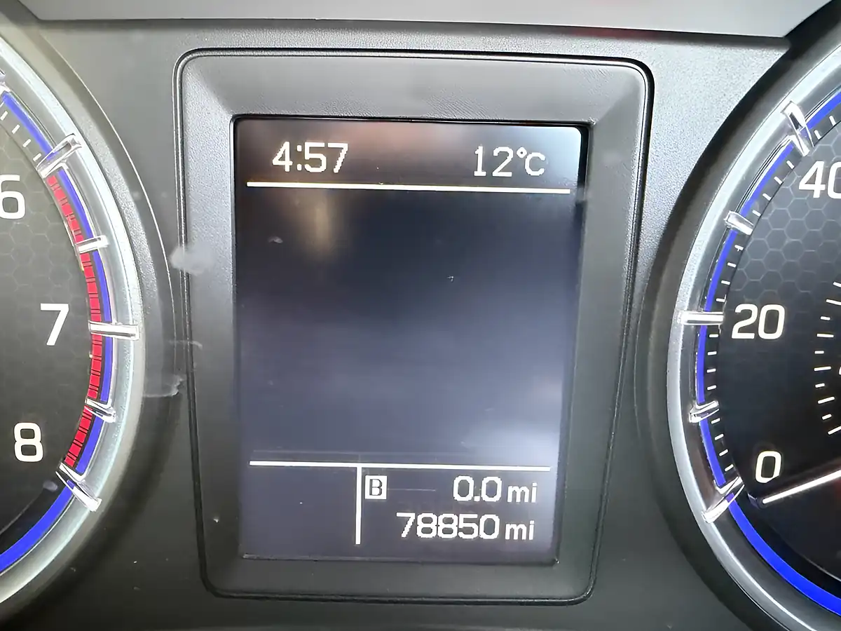 Used 2017 Suzuki Sx4 S-Cross Sz-T White - Interior and Exterior details 16