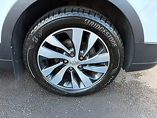 Used 2017 Suzuki Sx4 S-Cross Sz-T White - Interior and Exterior details 3