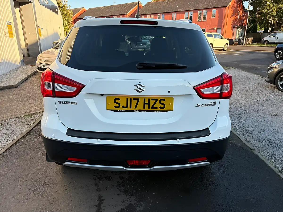 Used 2017 Suzuki Sx4 S-Cross Sz-T White - Interior and Exterior details 7