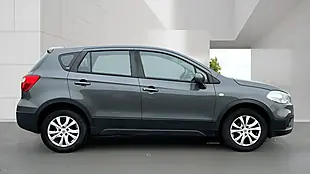 Used 2017 Suzuki SX4 S-Cross SZ4 Grey - Interior and Exterior details 2