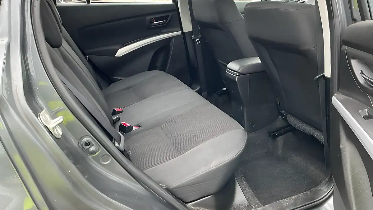 Used 2017 Suzuki SX4 S-Cross SZ4 Grey - Interior and Exterior details 7