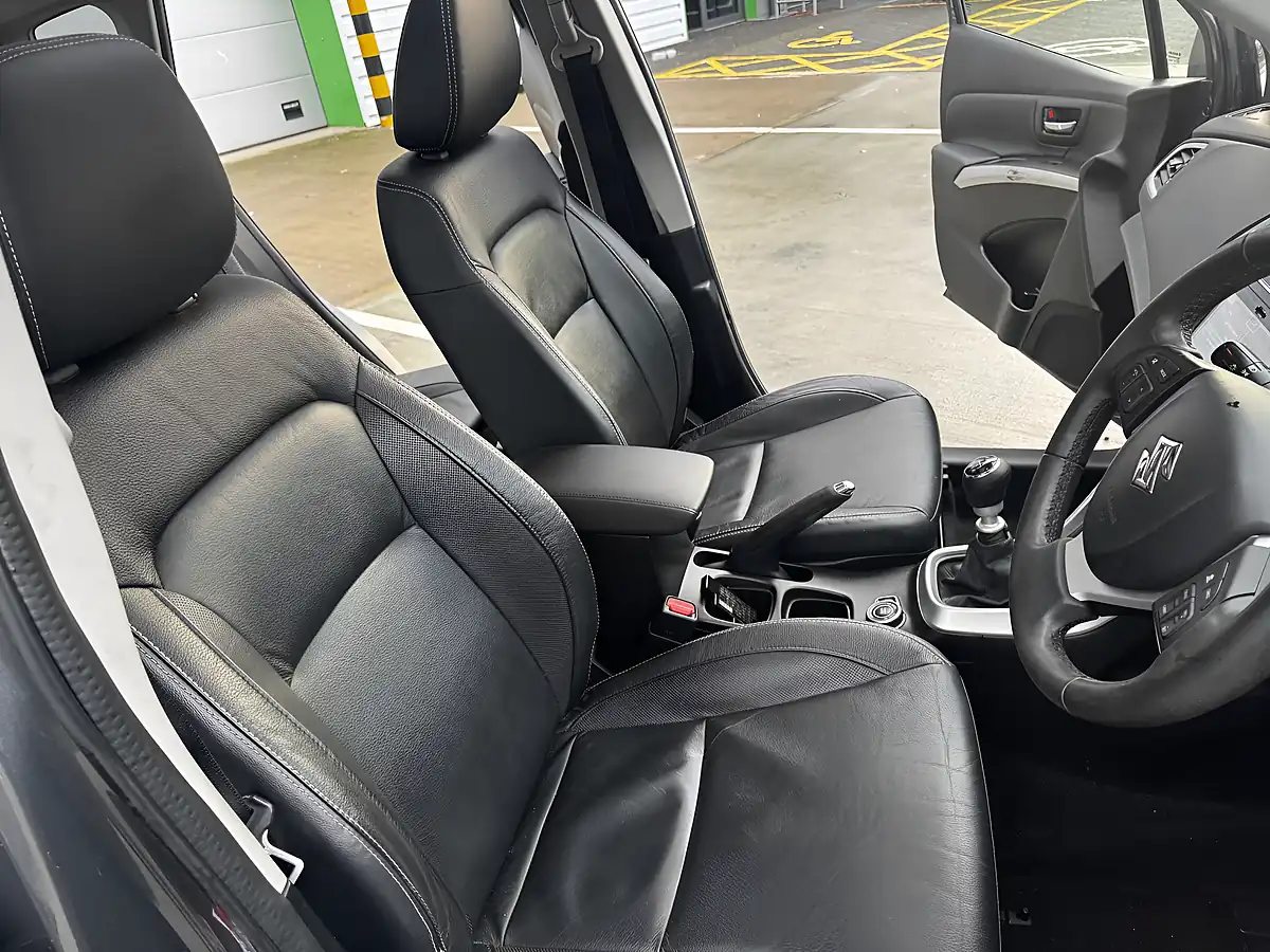 Used 2017 Suzuki SX4 S-Cross SZ5 Grey - Interior and Exterior details 14